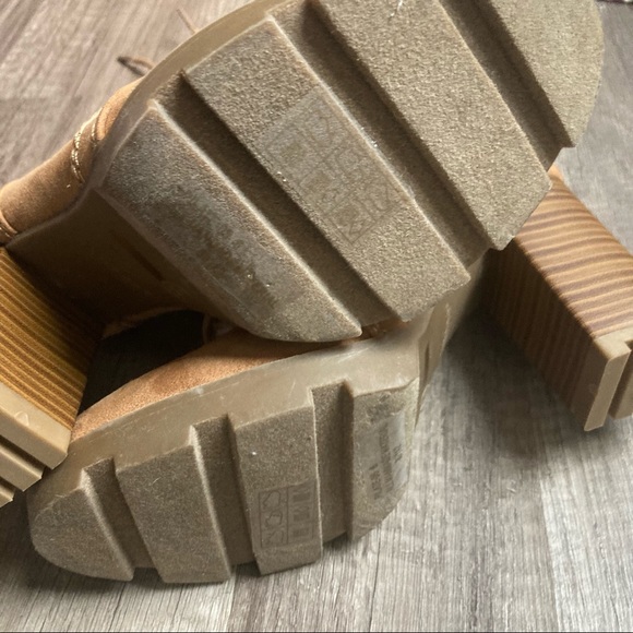 Chunky heel boots - Picture 5 of 6